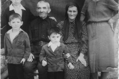 Карашев Джамал Хагуцирович с семьей.