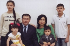 Готова (Битокова) Жаннета – младшая дочь Карашева Радиски Со своей семьей.
