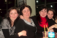 Карашева Инна с дочерьми.