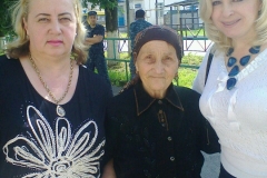 Керашева Зета Хажмуридовна с мамой  и Светланой Тхагалеговой.