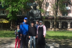 Йылдырым Сами Азмиевич со своей семьей.